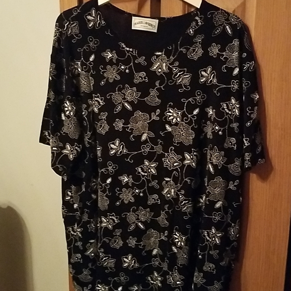 Floral Top - Picture 1 of 2